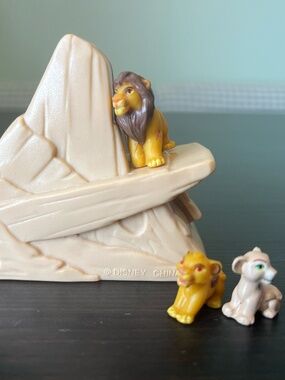 1994 Lion King Pride Rock Polly Pocket